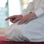 Est-ce obligatoire de faire la prière en arabe